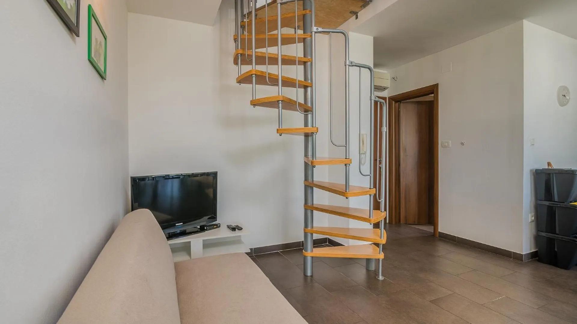 Apartments Katja Njivice